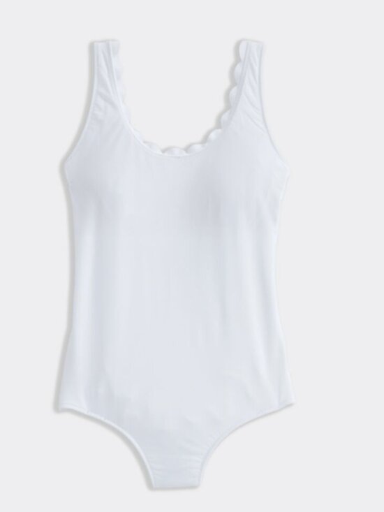 Vineyard Vines Other - White Vineyard Vines Textured Scallop One-Piece XS
